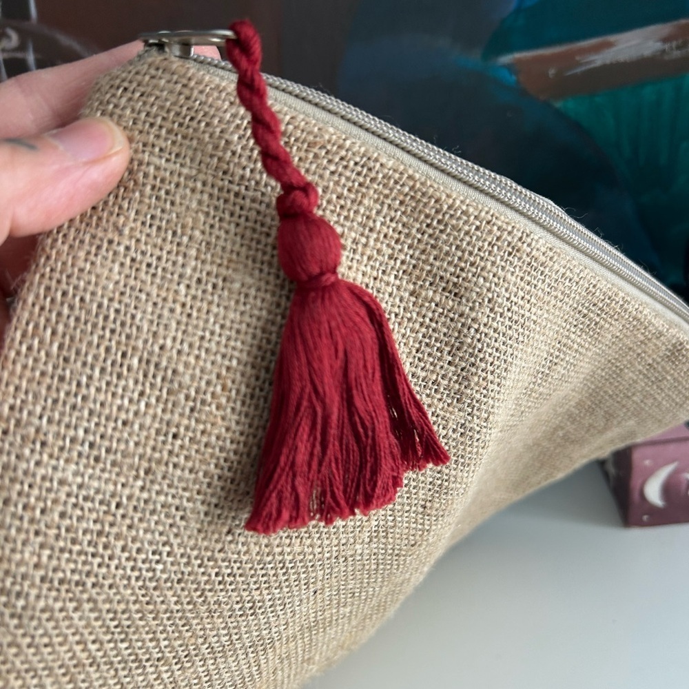 Teixchell Handmade W Love Geometric Patterned Clutch with Tassel Guatemala - Picture 11 of 15